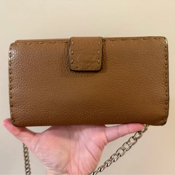 *Beautiful* Fendi - Selleria Peekaboo Long Wallet - Picture 2 of 13
